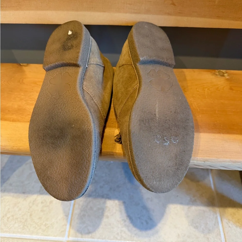 Women’s Lucky brand Suede Desert Chukka Boots in Tan - Picture 4 of 8